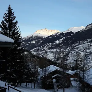 Dans Typiquement Savoyard Au Pied Des Pistes , La Norma France