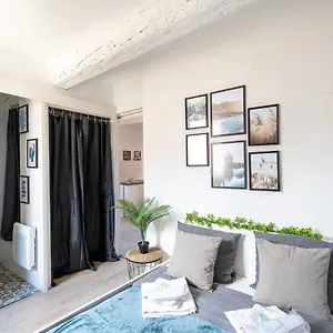 Avec Jacuzzi Proche De La Gare Appartement