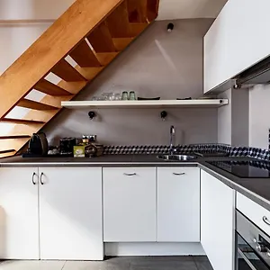 Duplex Bastille 4p , Paris France